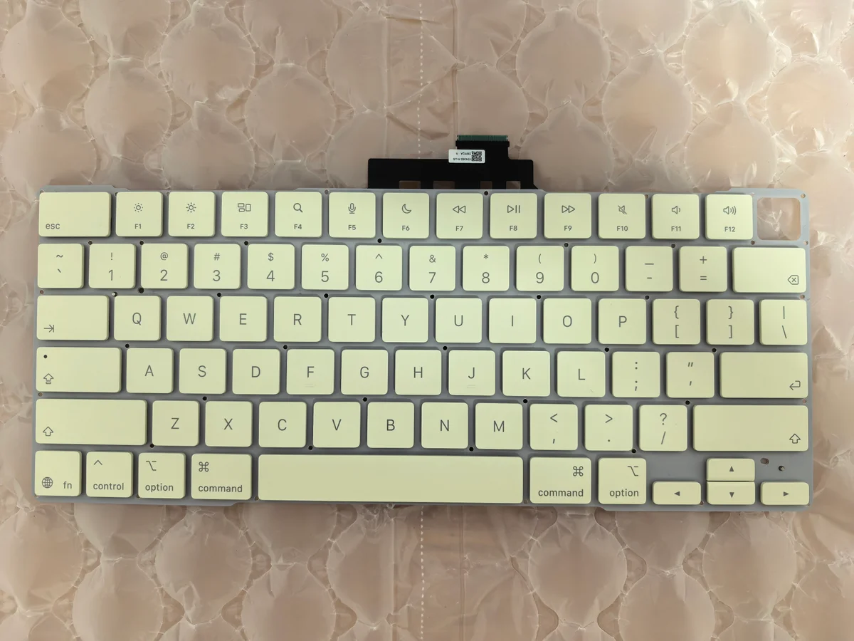 Macbook Neo A3404 keyboard with/out fingerprint 10